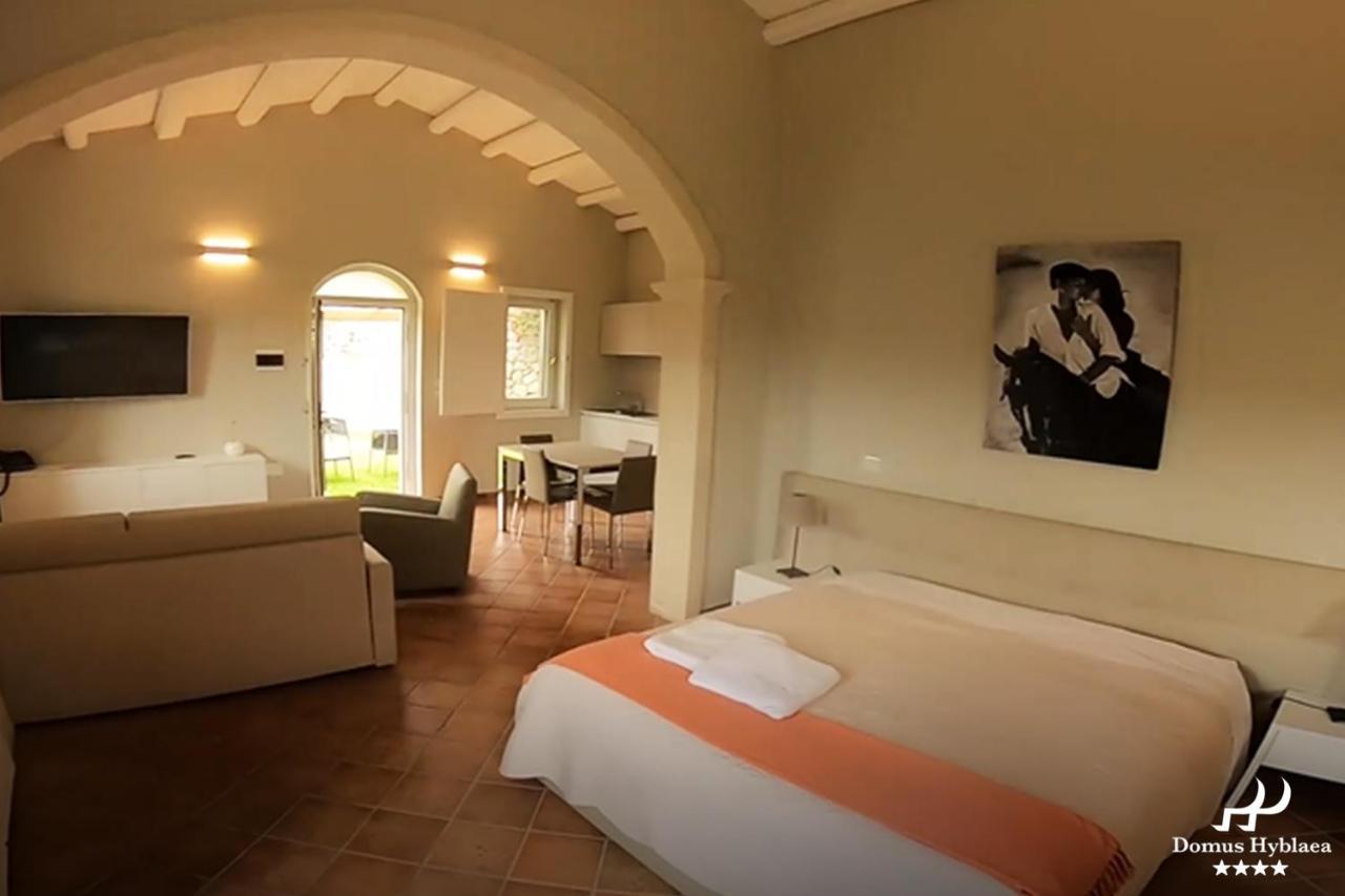Domus Hyblaea Resort بالاتسولو أكريدي المظهر الخارجي الصورة