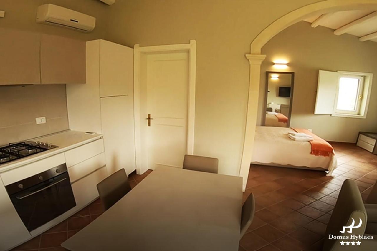 Domus Hyblaea Resort بالاتسولو أكريدي المظهر الخارجي الصورة
