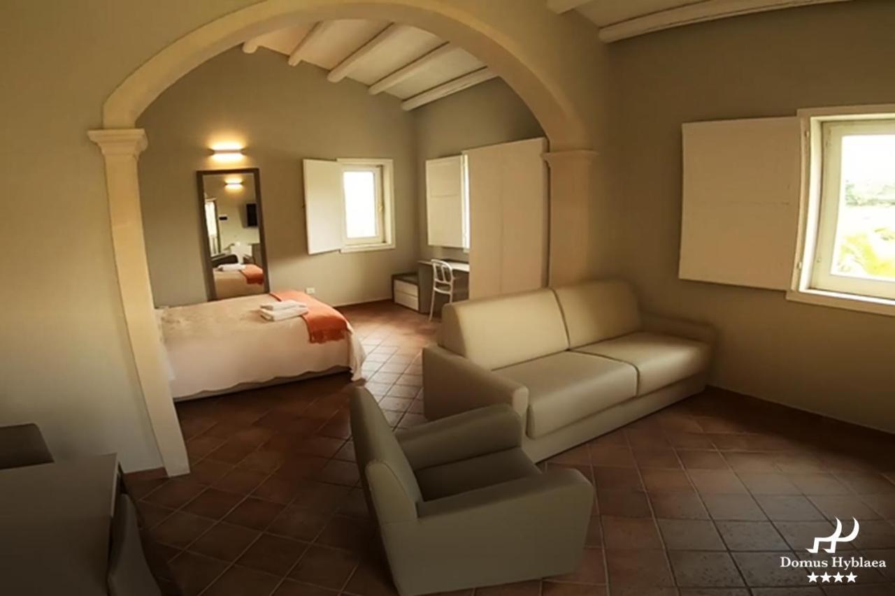 Domus Hyblaea Resort بالاتسولو أكريدي المظهر الخارجي الصورة